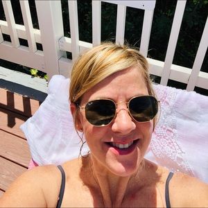 Meet your Posher, Leah